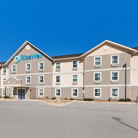 Risewell Kitchen Suites Плезантон Экстерьер фото