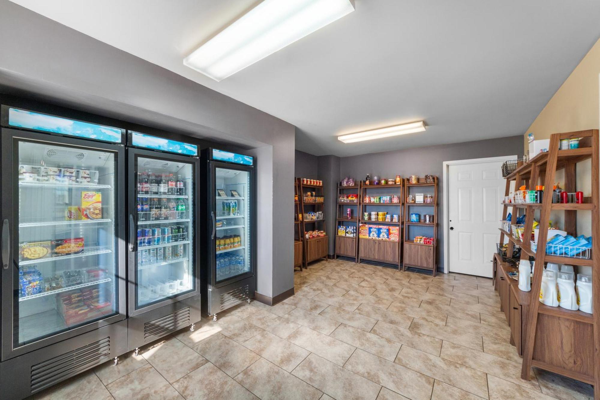 Risewell Kitchen Suites Плезантон Экстерьер фото